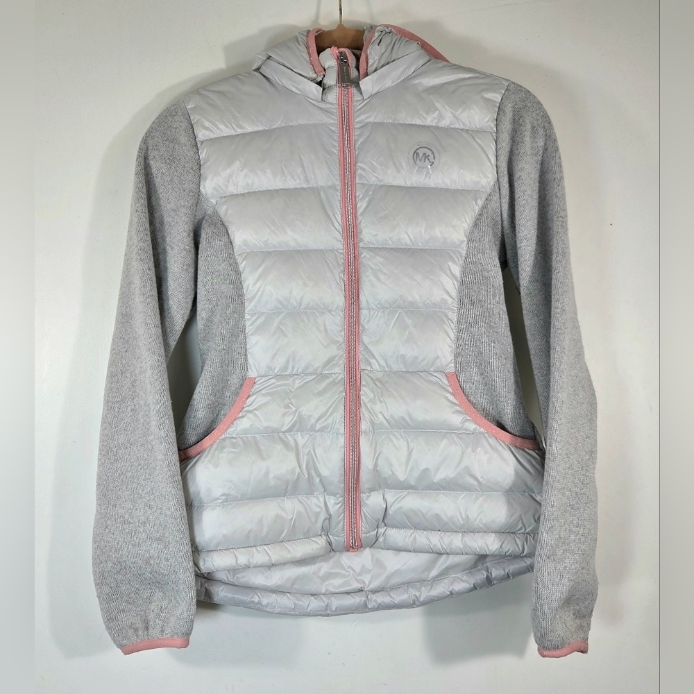 MICHAEL KORS DOWN FILL KNIT SLEEVE PUFFER JACKET.